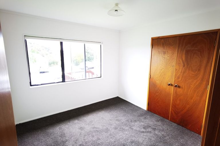 Photo of property in 2/2 Aorangi Place, Birkenhead, Auckland, 0626