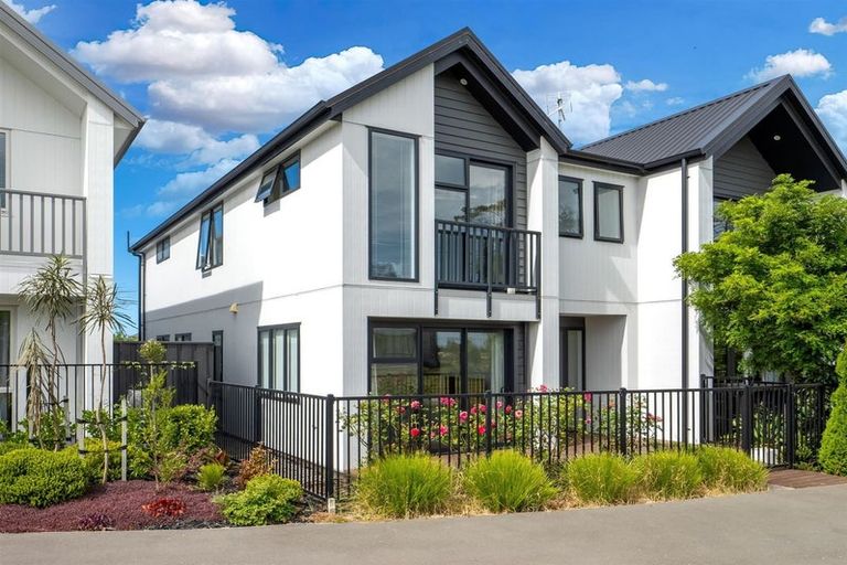 Photo of property in 17 Holmes Hanover Lane, Halswell, Christchurch, 8025