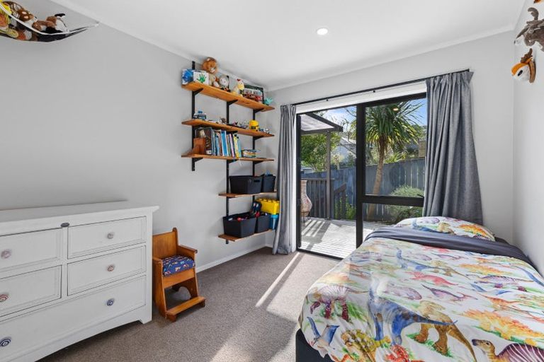 Photo of property in 14 Oldham Place, Browns Bay, Auckland, 0630