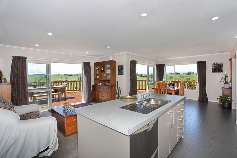 Photo of property in 225 Makara Road, Halcombe, Feilding, 4779