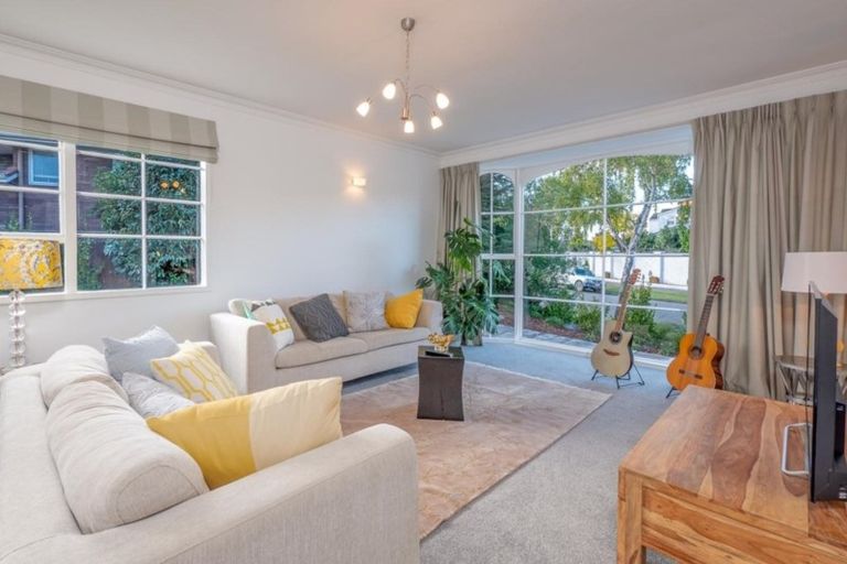 Photo of property in 22 Dunrobin Place, Avonhead, Christchurch, 8042