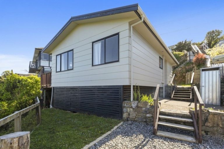 Photo of property in 30 Castle Crescent, Stokes Valley, Lower Hutt, 5019