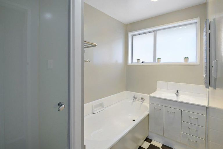 Photo of property in 8b Ansonby Street, Russley, Christchurch, 8042