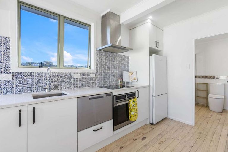 Photo of property in 39 Langton Road, Stanmore Bay, Whangaparaoa, 0932