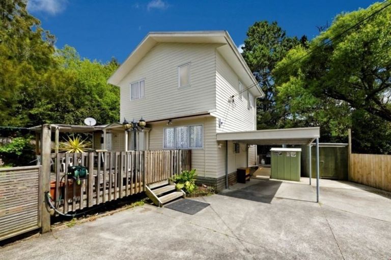 Photo of property in 2/129 Edmonton Road, Te Atatu South, Auckland, 0610