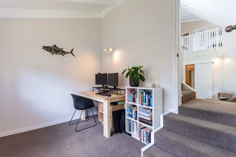 Photo of property in 42 Awanui Drive, Waikanae, 5036