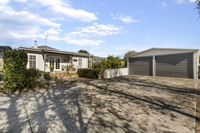 Photo of property in 1 Puriri Road, Pukekohe, 2120