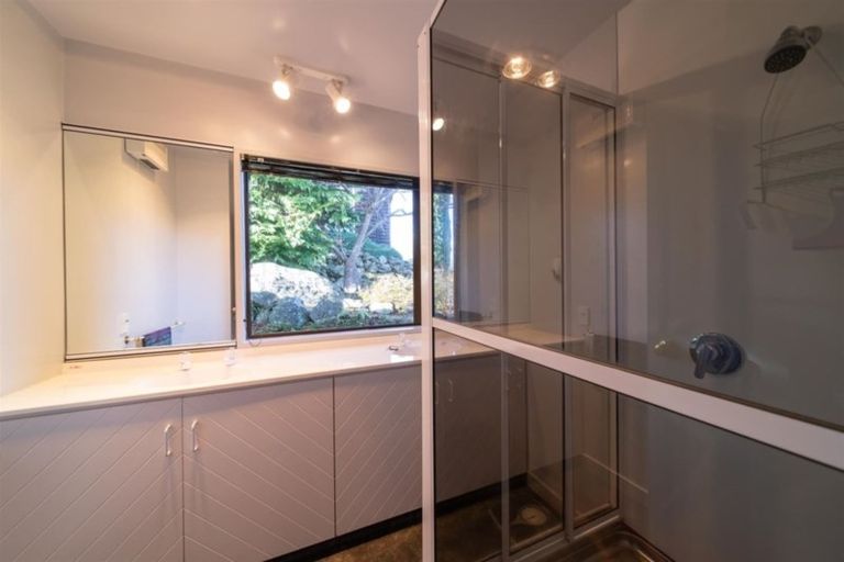 Photo of property in 56 Cedar Drive, Kelvin Heights, Queenstown, 9300