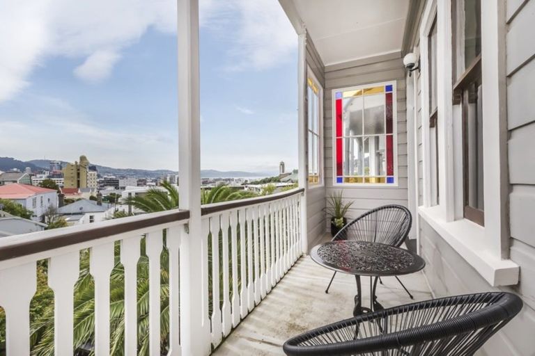 Photo of property in 18 Bidwill Street, Mount Cook, Wellington, 6021