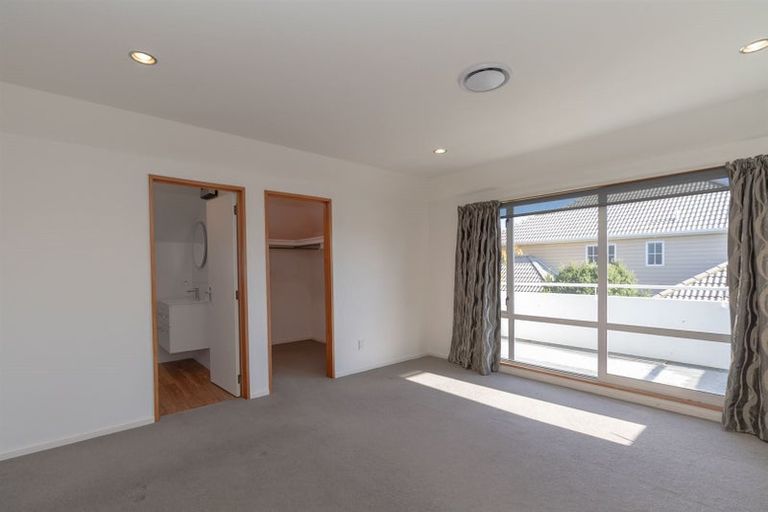 Photo of property in 16 Huntingdon Place, Avonhead, Christchurch, 8042