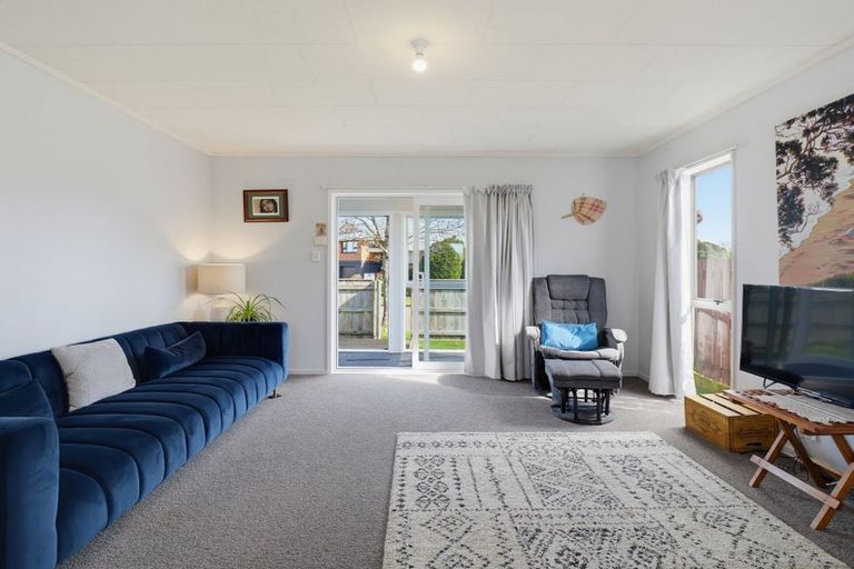 Photo of property in 64 Rhodes Drive, Kelvin Grove, Palmerston North, 4414