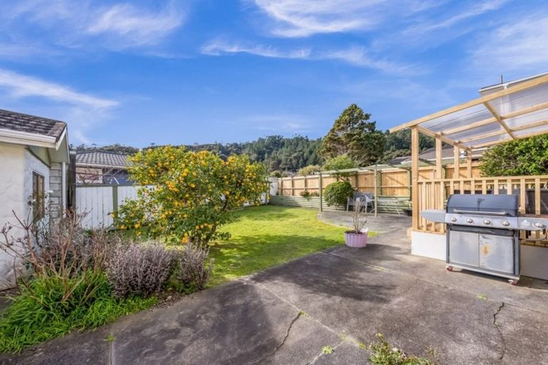 Photo of property in 18 Helvetia Grove, Naenae, Lower Hutt, 5011