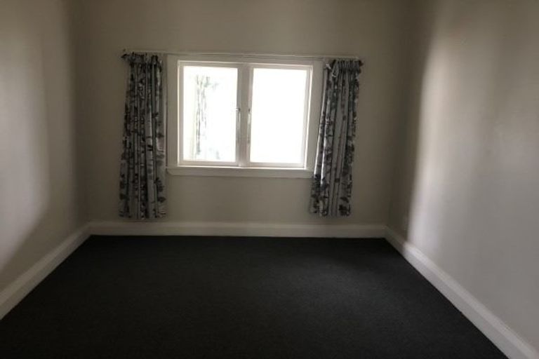 Photo of property in 54 Burns Avenue, Takaro, Palmerston North, 4412