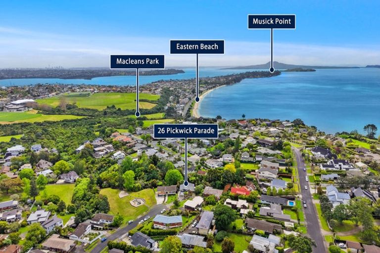Photo of property in 26 Pickwick Parade, Mellons Bay, Auckland, 2014