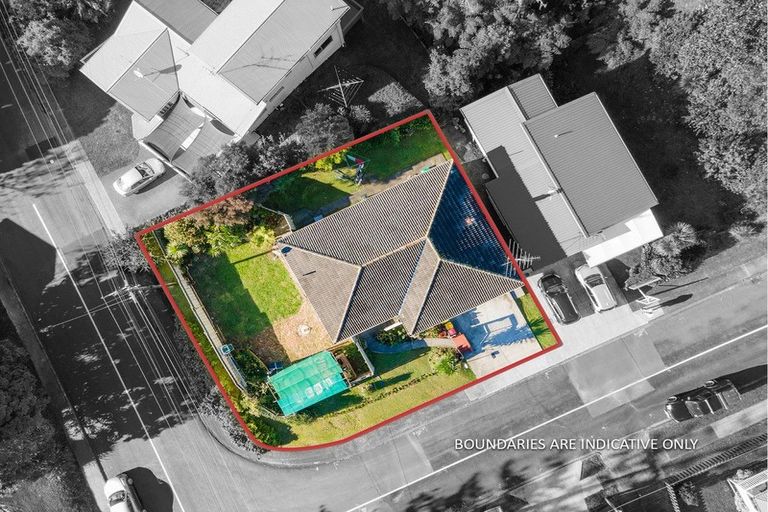 Photo of property in 5 Braebank Lane, Te Atatu South, Auckland, 0610