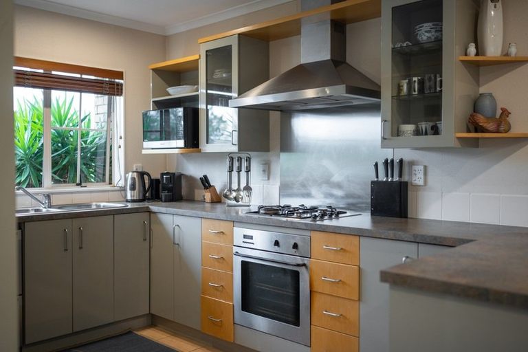 Photo of property in 103 Golfland Drive, Golflands, Auckland, 2013