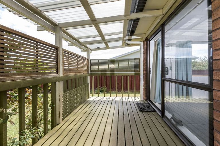 Photo of property in 2/3 Seaward Place, Wattle Downs, Auckland, 2103