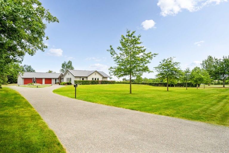 Photo of property in 98 Oxford Street, Martinborough, 5711