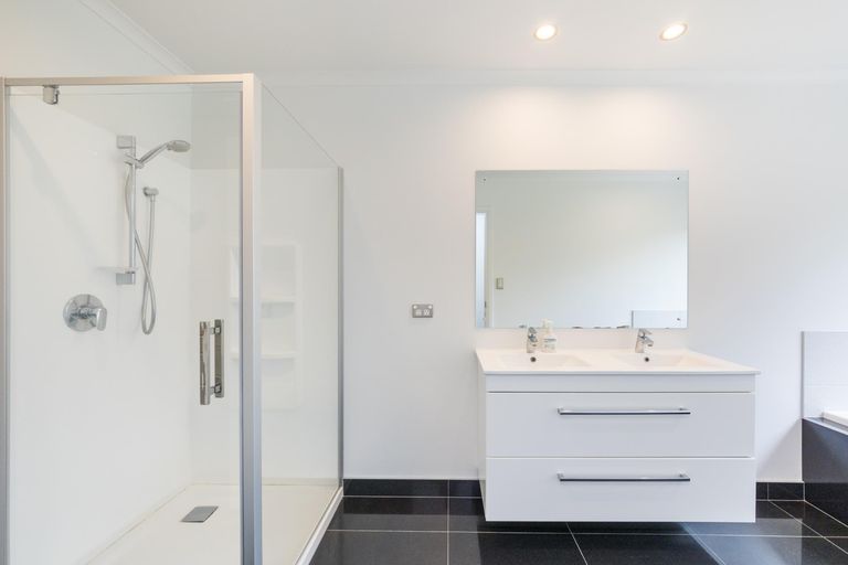 Photo of property in 121 Atawhai Road, Fitzherbert, Palmerston North, 4410