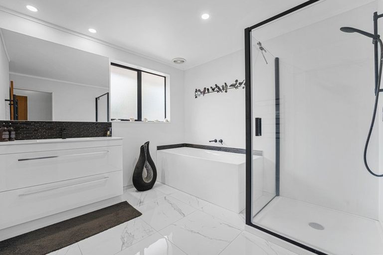 Photo of property in 21a Kinross Drive, Merrilands, New Plymouth, 4312