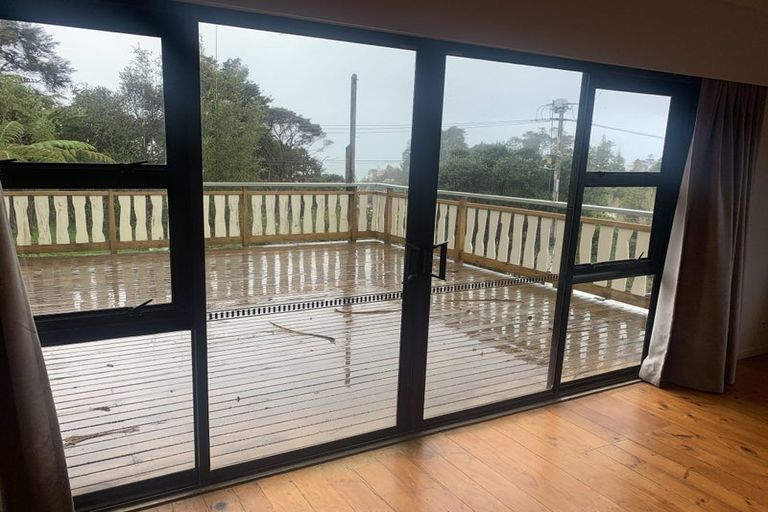 Photo of property in 1 Laingholm Drive, Laingholm, Auckland, 0604