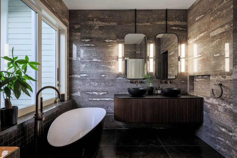 Photo of property in 96 Tasman Street, Nelson, 7010