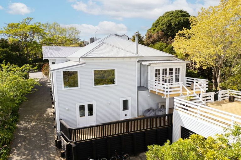 Photo of property in 1/34 Hackthorne Road, Cashmere, Christchurch, 8022