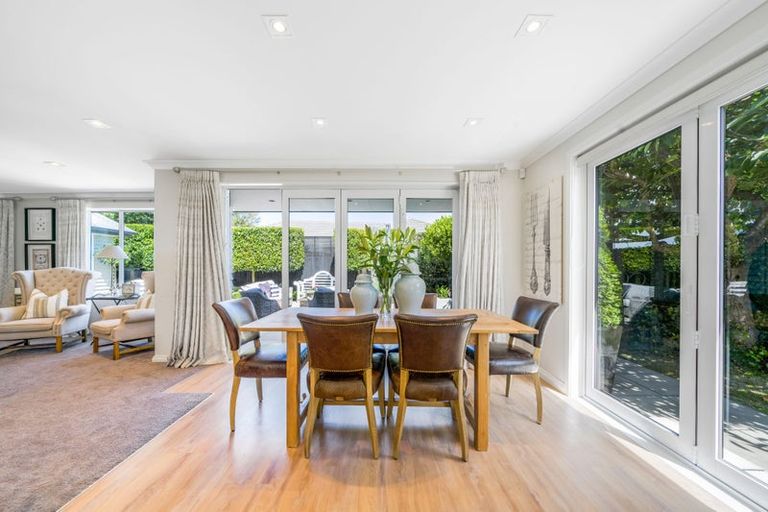 Photo of property in 18 Taunton Place, Rangiora, 7400