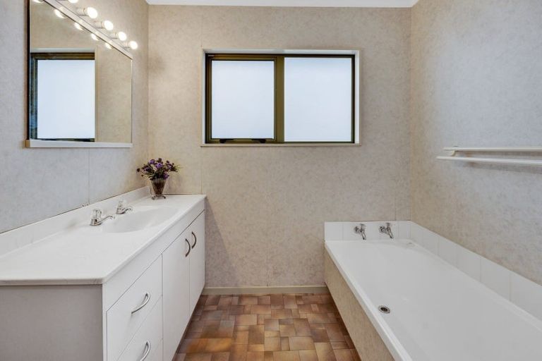 Photo of property in 28 Browne Street, Waitara, 4320