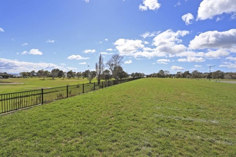 Photo of property in 15 Serenity Drive, Omokoroa, 3114