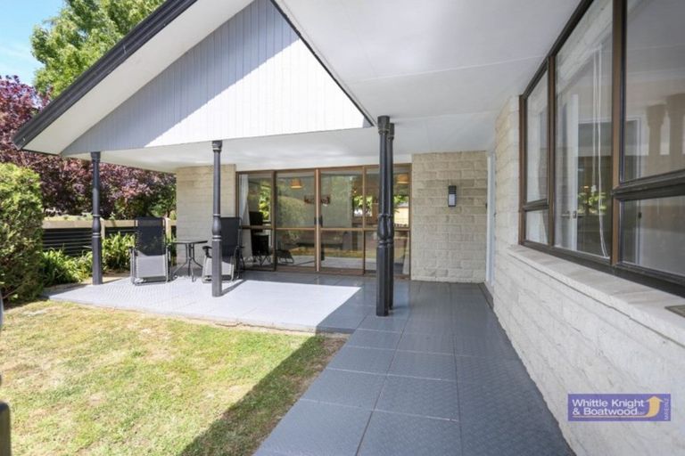 Photo of property in 6 Holmcroft Court, Cracroft, Christchurch, 8022