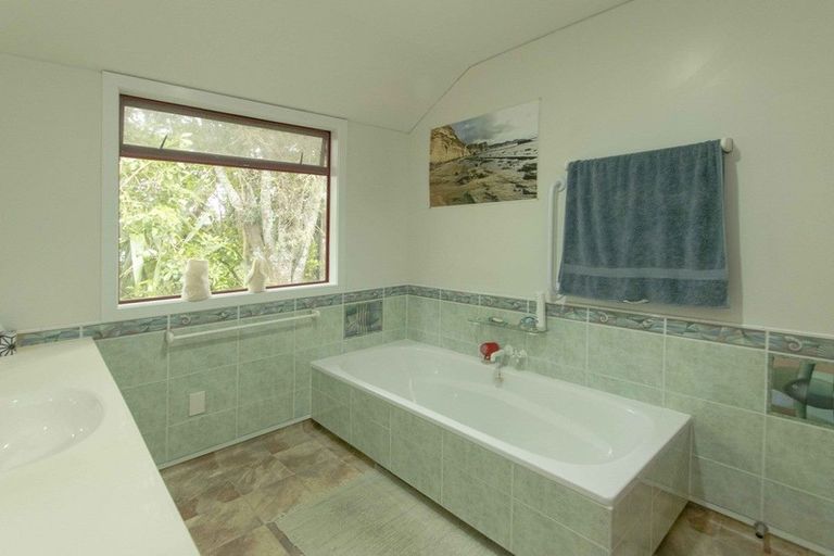 Photo of property in 81 Silverton Road, Poraiti, Napier, 4182