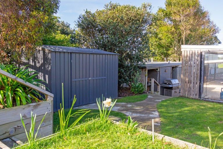 Photo of property in 60 Pinedale Crescent, Riversdale Beach, Masterton, 5872