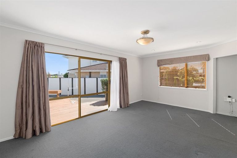 Photo of property in 92 Kennedy Drive, Levin, 5510