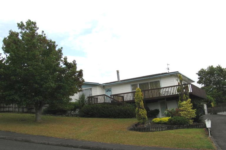 Photo of property in 26 Longreach Drive, Sunnyvale, Auckland, 0612