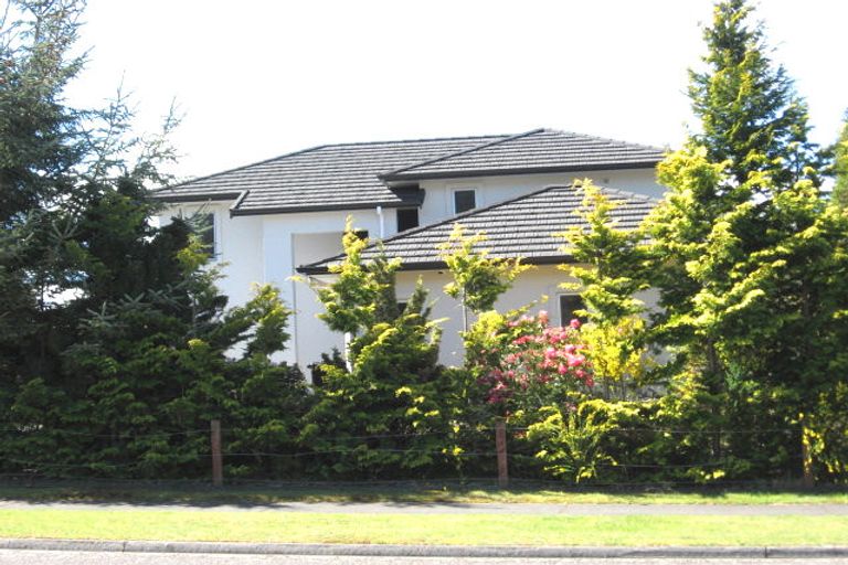 Photo of property in 24 Reeves Road, Acacia Bay, Taupo, 3330