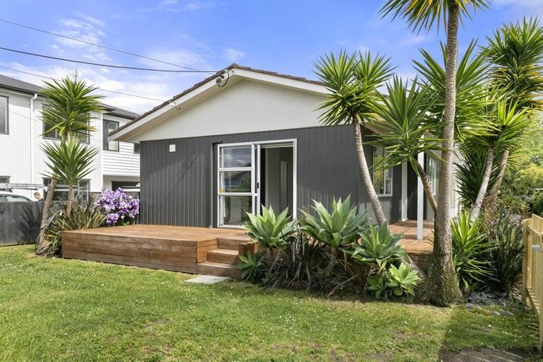 Photo of property in 1/322 Royal Road, Massey, Auckland, 0614