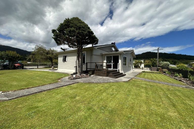 Photo of property in 25 Gow Street, Ross, 7812