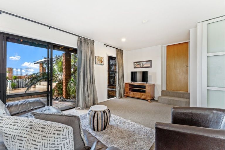 Photo of property in 5 Kotare Place, Sandspit, Warkworth, 0982