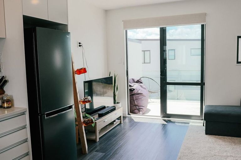 Photo of property in 11/3 Abbotleigh Avenue, Te Atatu Peninsula, Auckland, 0610