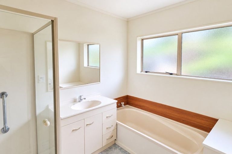 Photo of property in 18 Villa Grove, Paraparaumu, 5032