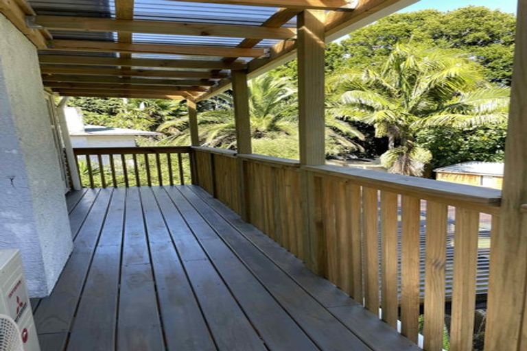 Photo of property in 26 Glen Marine Parade, Glendene, Auckland, 0602