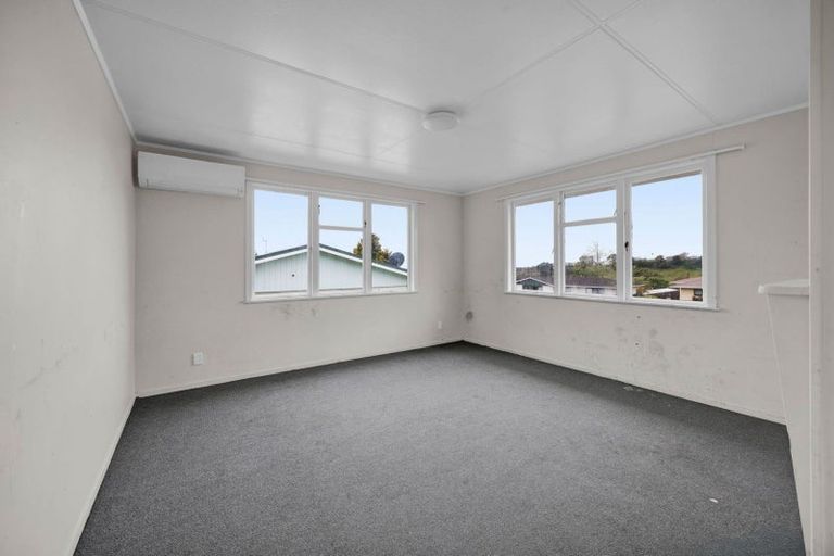 Photo of property in 103 Riversdale Drive, Merrilands, New Plymouth, 4312