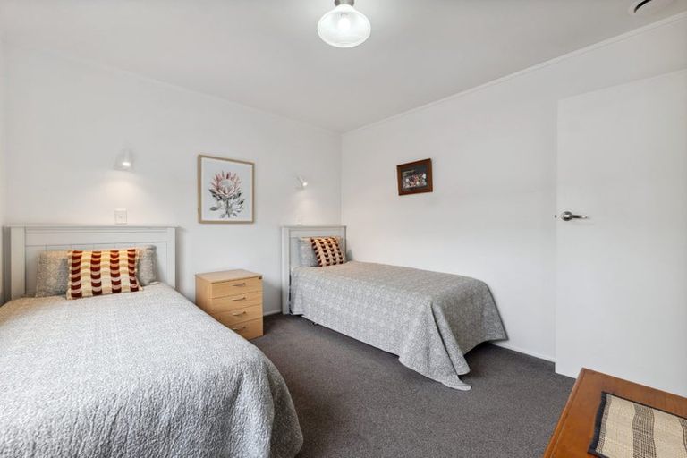 Photo of property in 2/5 Rainsford Street, Moturoa, New Plymouth, 4310