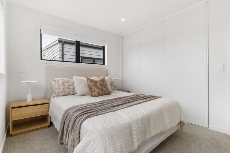 Photo of property in 4/35 Garadice Road, Rothesay Bay, Auckland, 0630