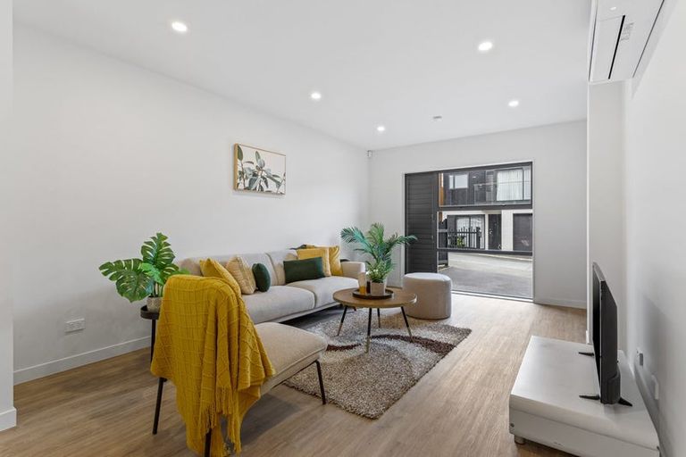 Photo of property in 6 Milenio Crescent, Windsor Park, 0632