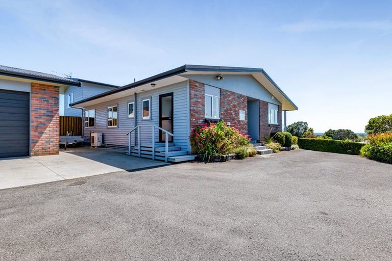 Photo of property in 138 Govett Avenue, Frankleigh Park, New Plymouth, 4310