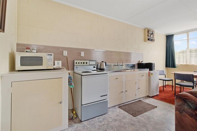 Photo of property in 100 Shearman Street, Waimate, 7924