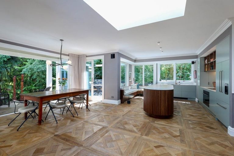 Photo of property in 96 Tasman Street, Nelson, 7010