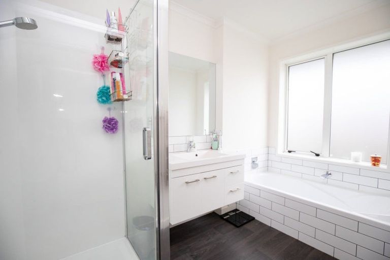 Photo of property in 8 Costello Drive, Ngatea, 3503